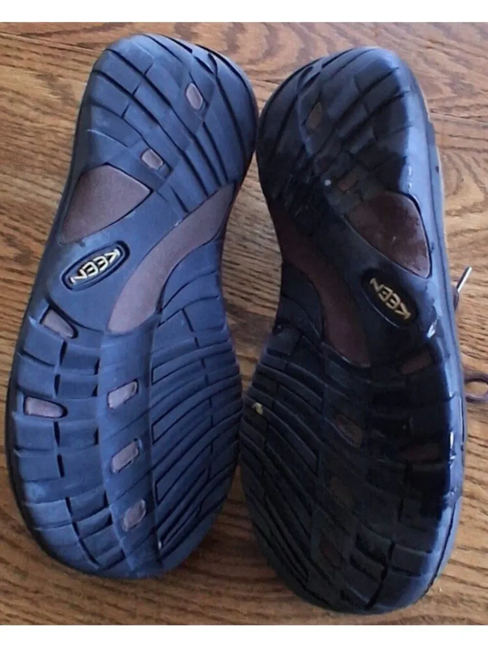 KEEN Men's Austin Shoe|Chocolate Brown/Black Water-Resistant| Size 8